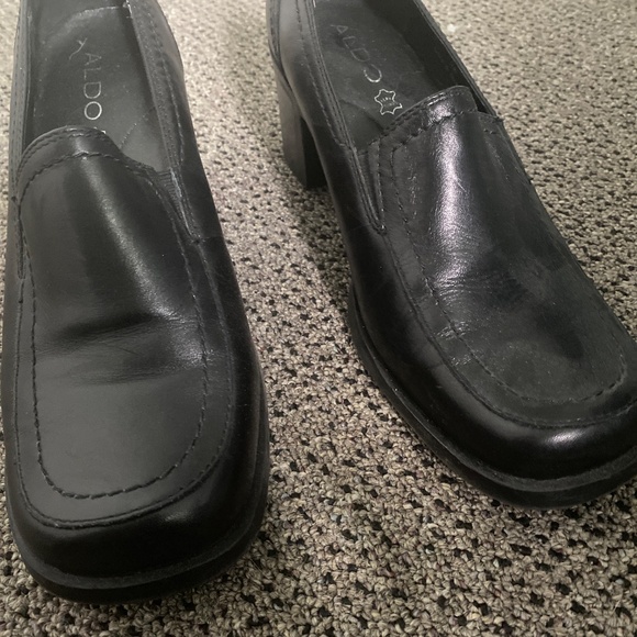 Shoes - Picture 2 of 3